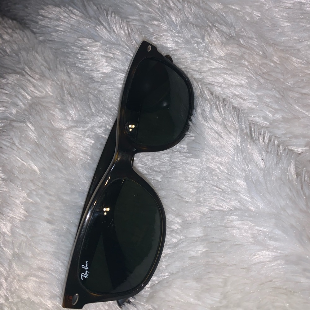 Ray-Bans Sun Glasses